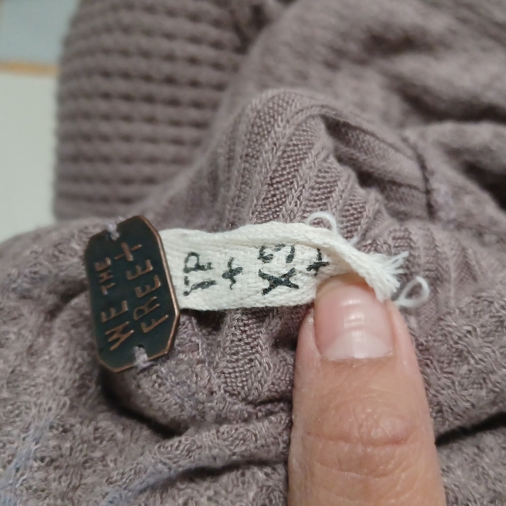 We the free, free People turtle long sleeve - Picture 7 of 8